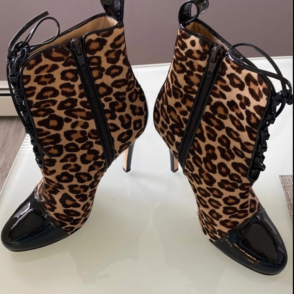 Oscar De La Renta Patent Black and Leopard print Bootie.....AUTHENTIC 100%
